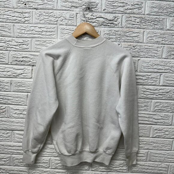 Vintage Georgetown Hoyas Women’s Sweatshirt Medium Has Paint Stains - Picture 3 of 6